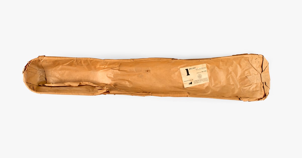 Eames Institute | Eames Leg Splint in Wrapping and with Label